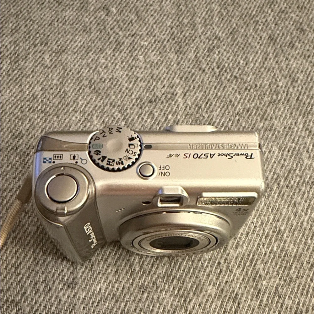 Canon PowerShot A570 Digital Camera